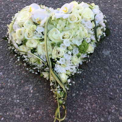 Hjerte-i-hvit-med-strå